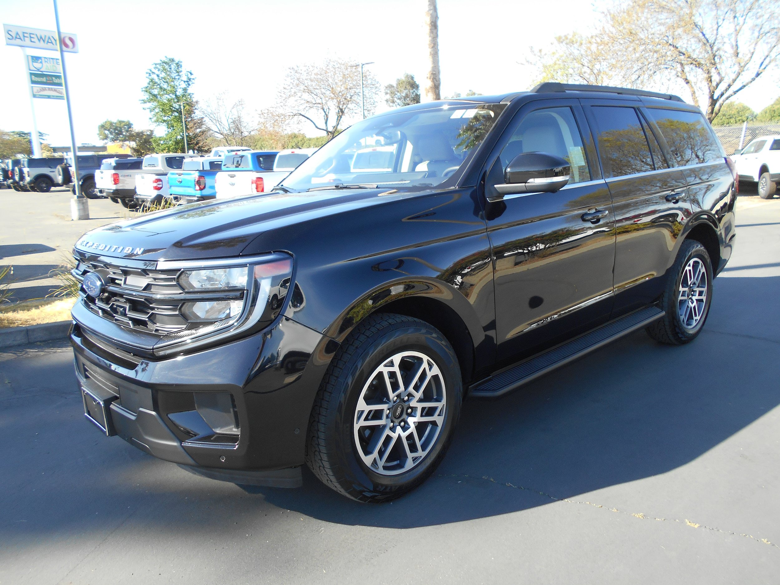 Certified 2025 Ford Expedition Active
