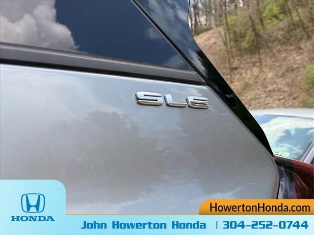 Used 2023 GMC Terrain SLE image 10