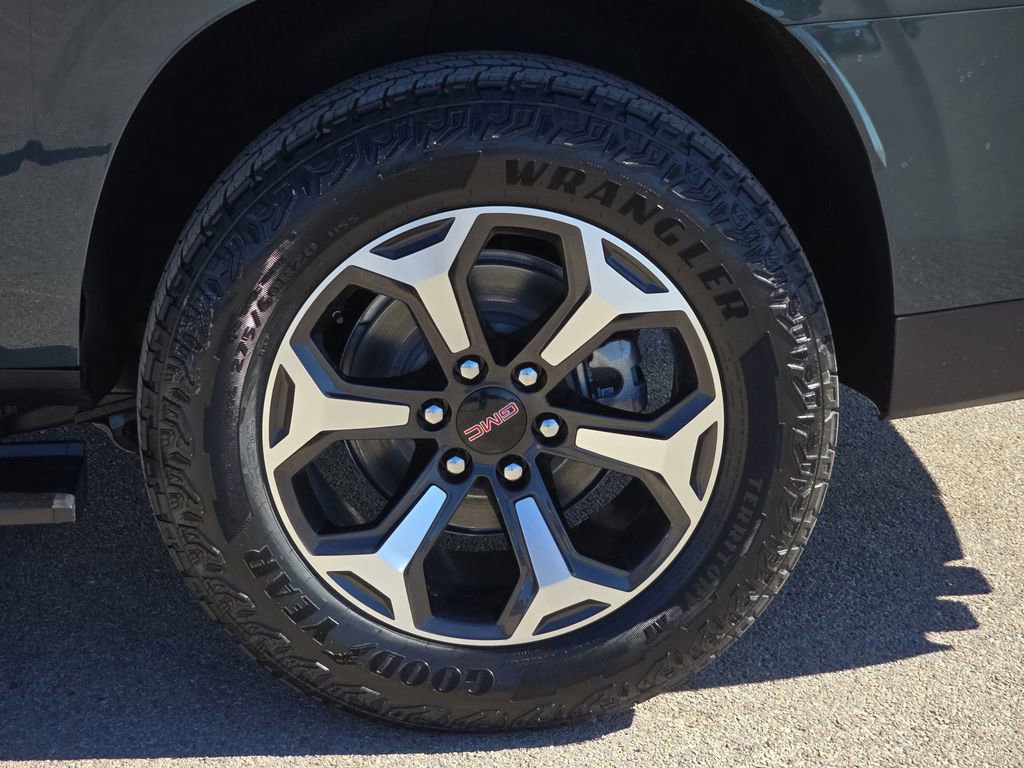 New 2026 GMC Yukon XL AT4 Ultimate w/ LPO, Floor Liner Package AWD/4WD image 33