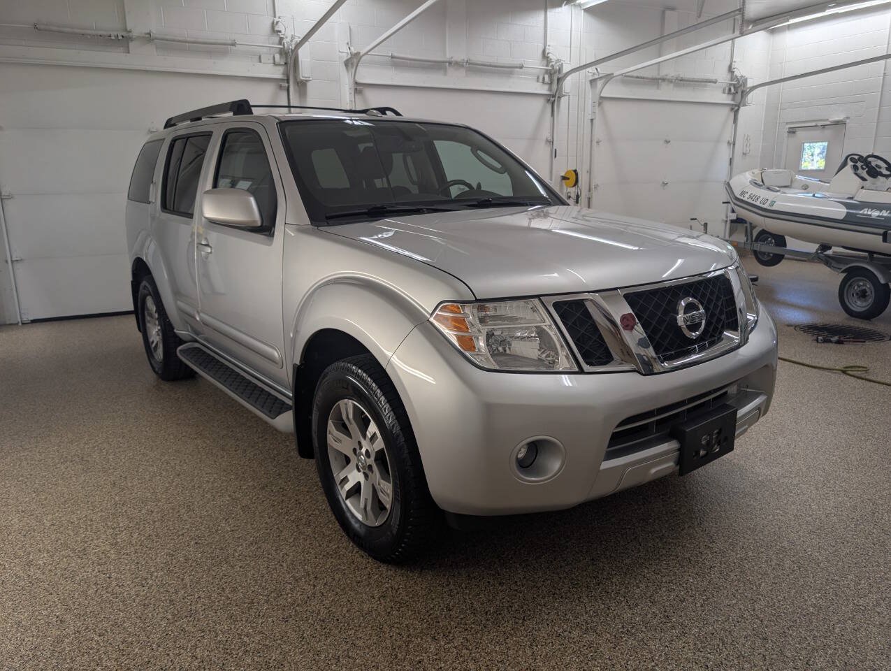 Used 2011 Nissan Pathfinder S AWD/4WD image 5