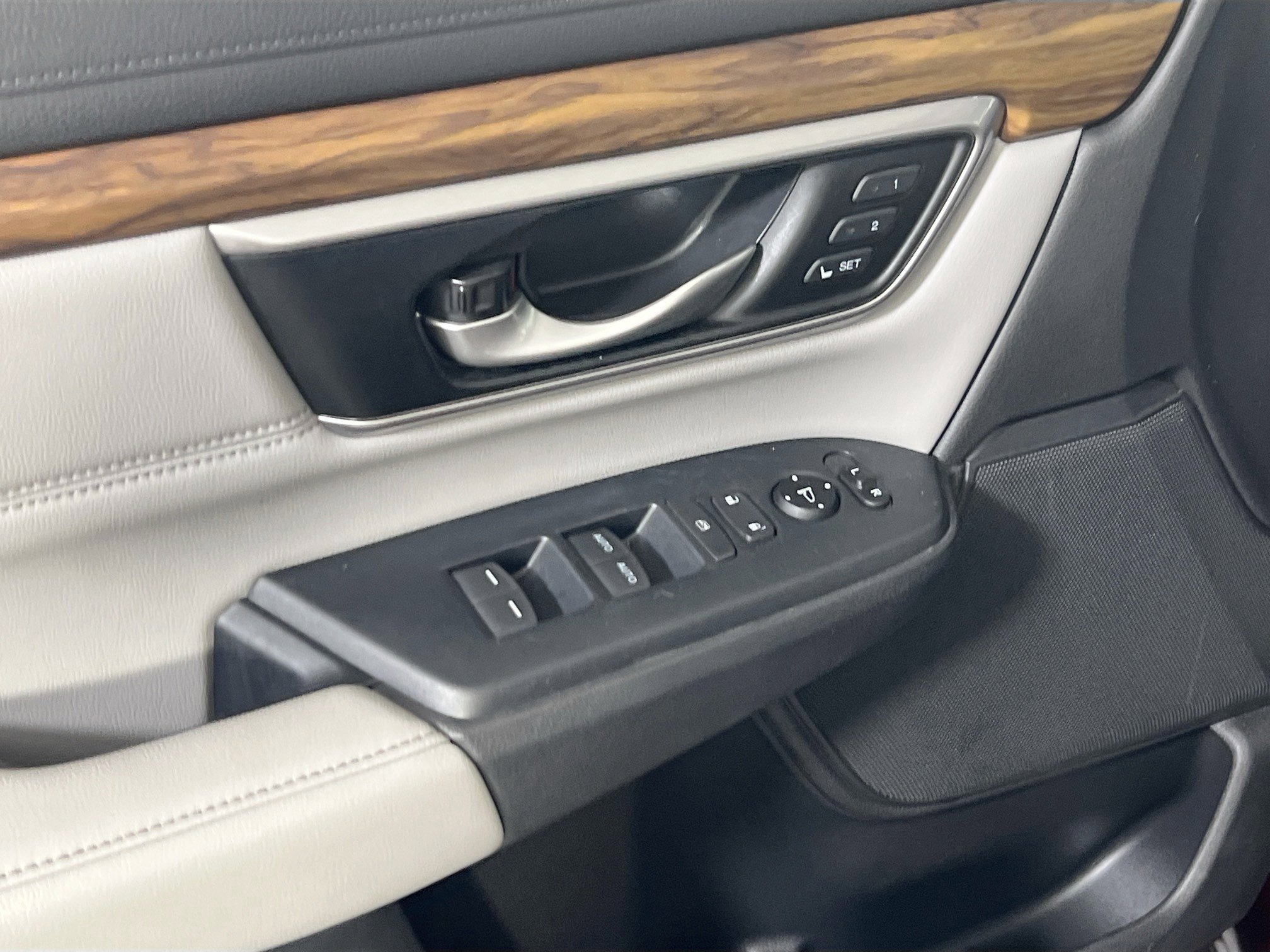 Used 2019 Honda CR-V EX-L image 17