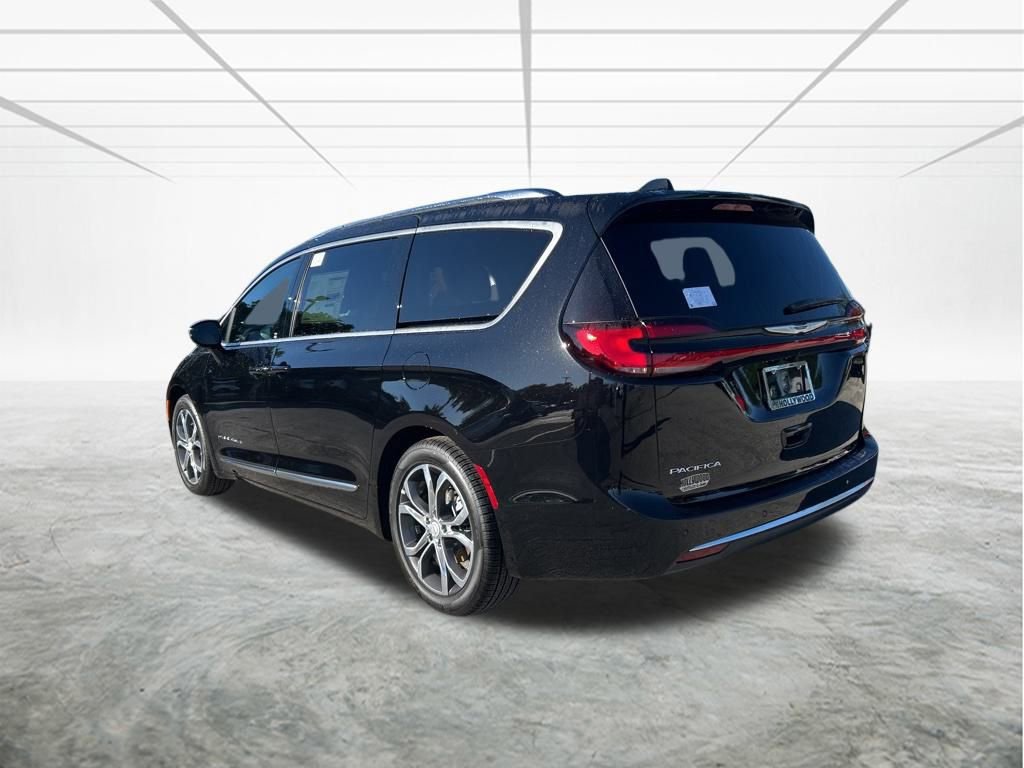 New 2026 Chrysler Pacifica Pinnacle image 6