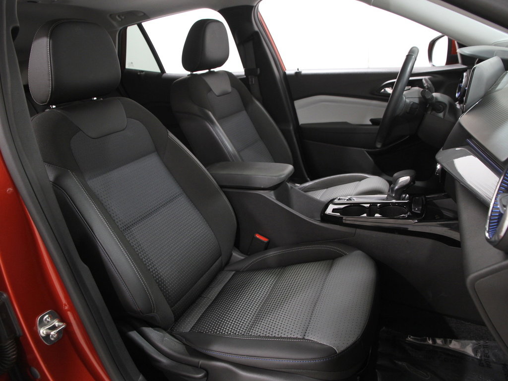 Certified 2024 Chevrolet Trax LT w/ Sunroof Package image 15