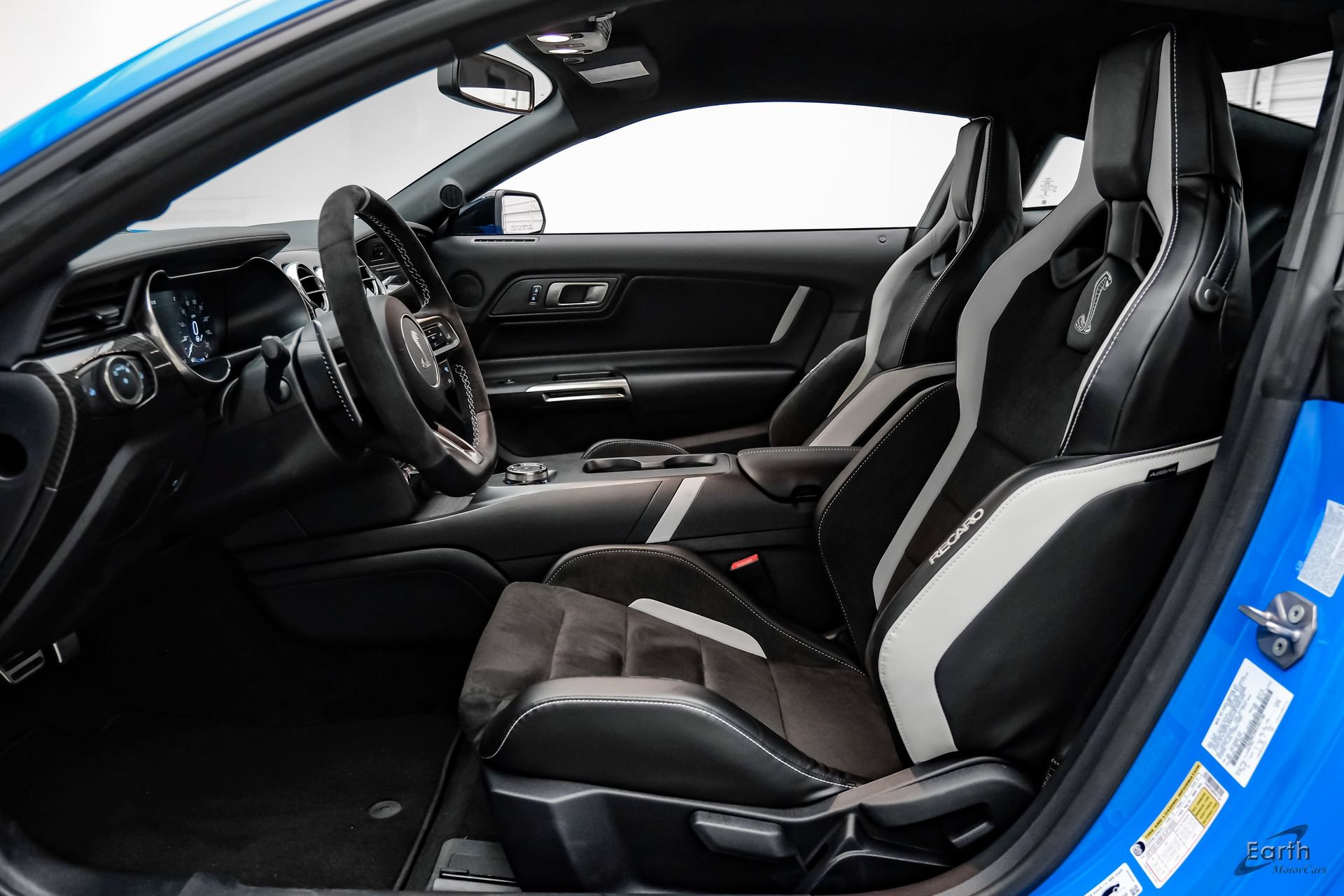 Used 2022 Ford Mustang Shelby GT500 w/ Carbon Fiber Track Pack RWD image 46
