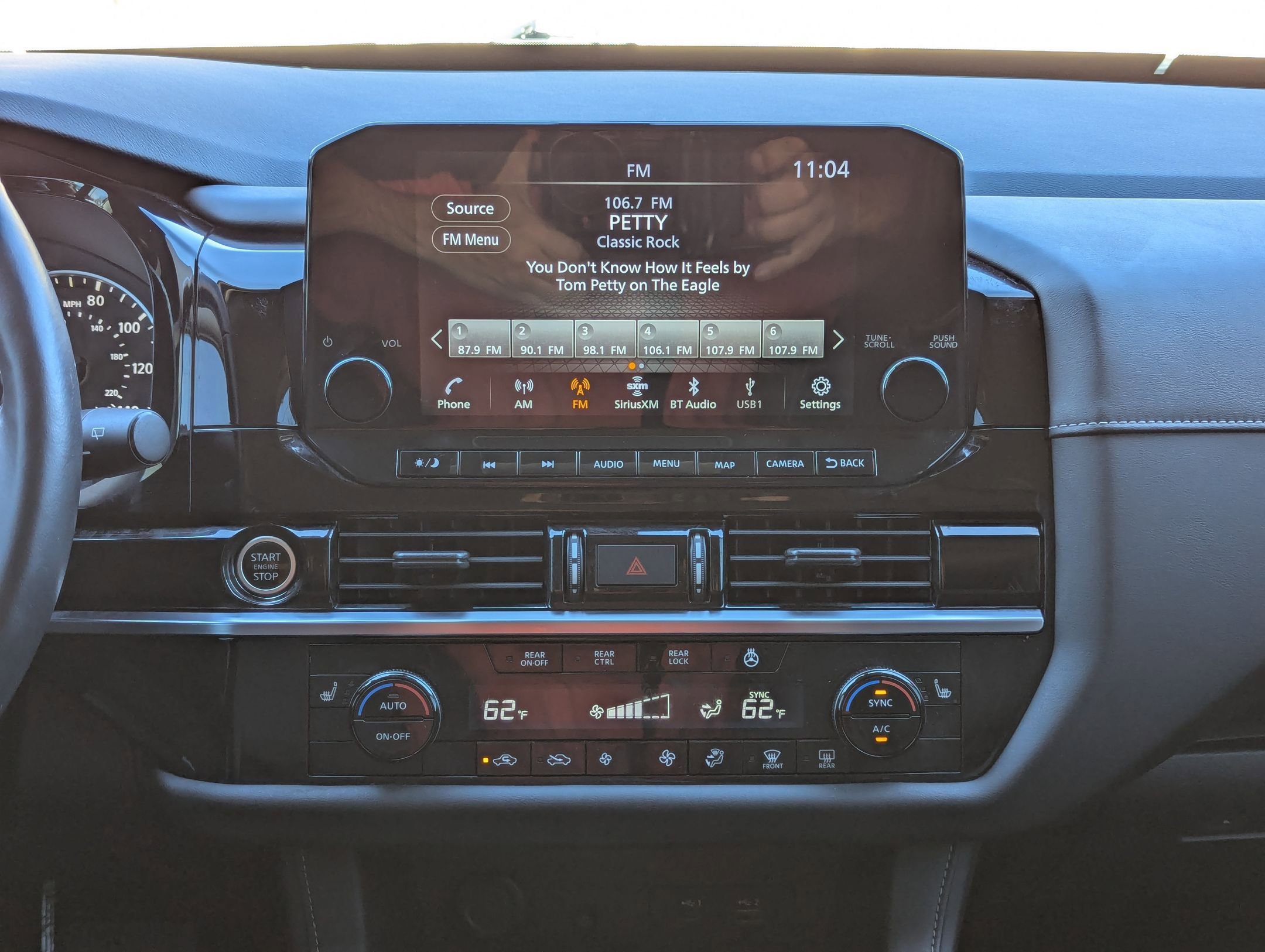 Used 2023 Nissan Pathfinder SL w/ Lighting Package (N92) image 18