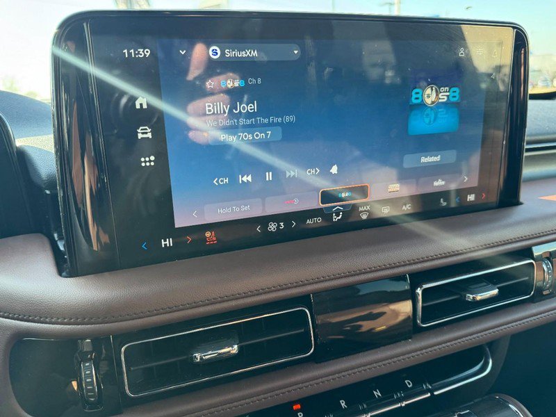 Certified 2025 Lincoln Aviator Reserve w/ Equipment Group 201A image 16