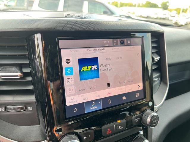 New 2026 RAM 1500 Express AWD/4WD image 17