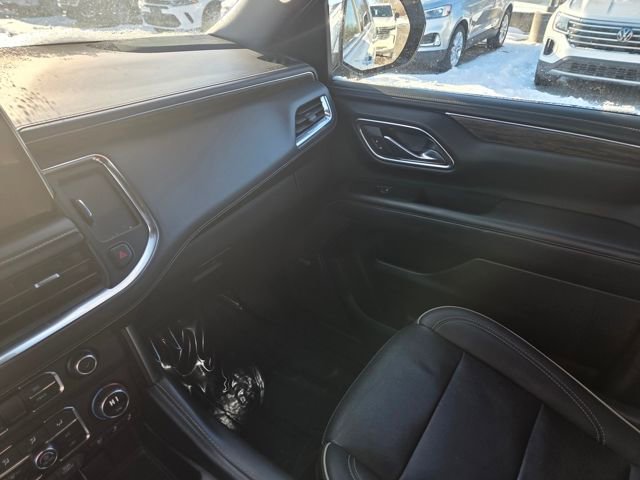Used 2023 Chevrolet Suburban Premier image 11