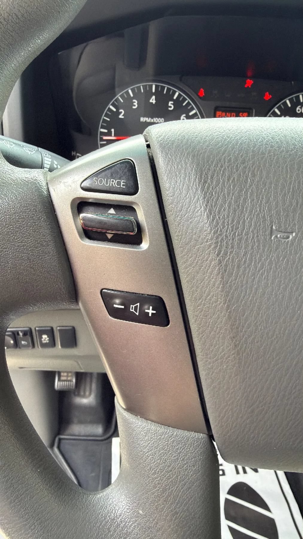 Used 2014 Nissan NV 2500 SV w/ Side & Curtain Airbag Package RWD image 10