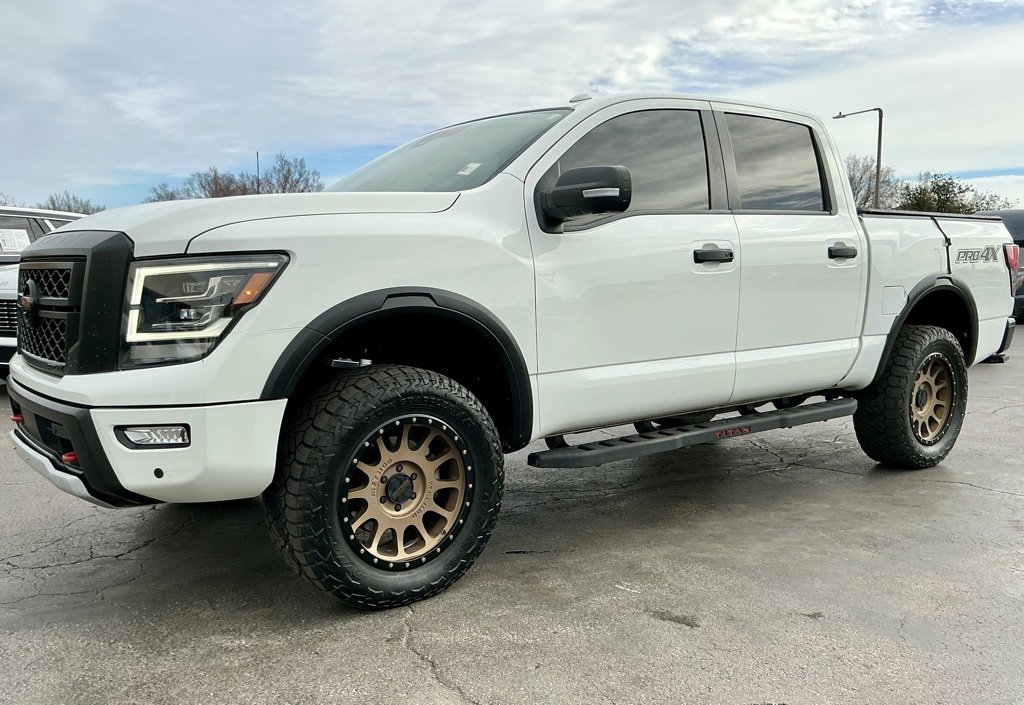 Used 2021 Nissan Titan PRO-4X w/ Pro-4x Convenience Package image 7