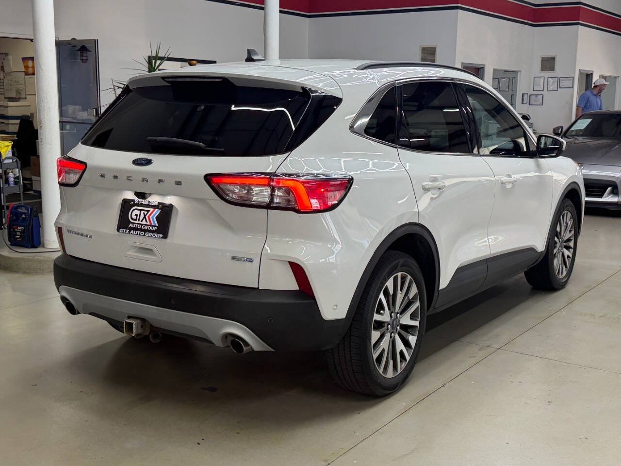 Used 2020 Ford Escape Titanium AWD/4WD image 2