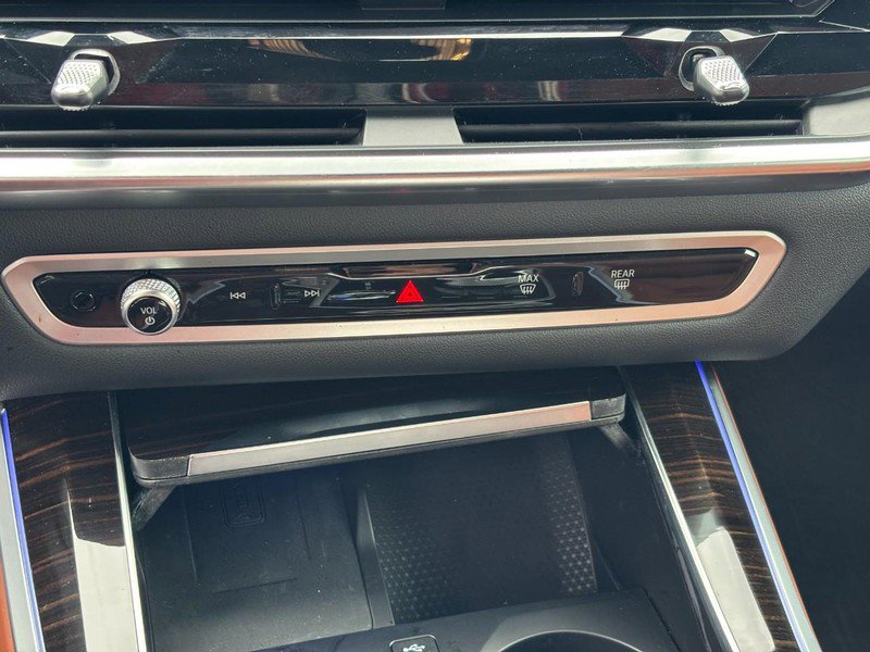 Used 2024 BMW X5 M60i image 24