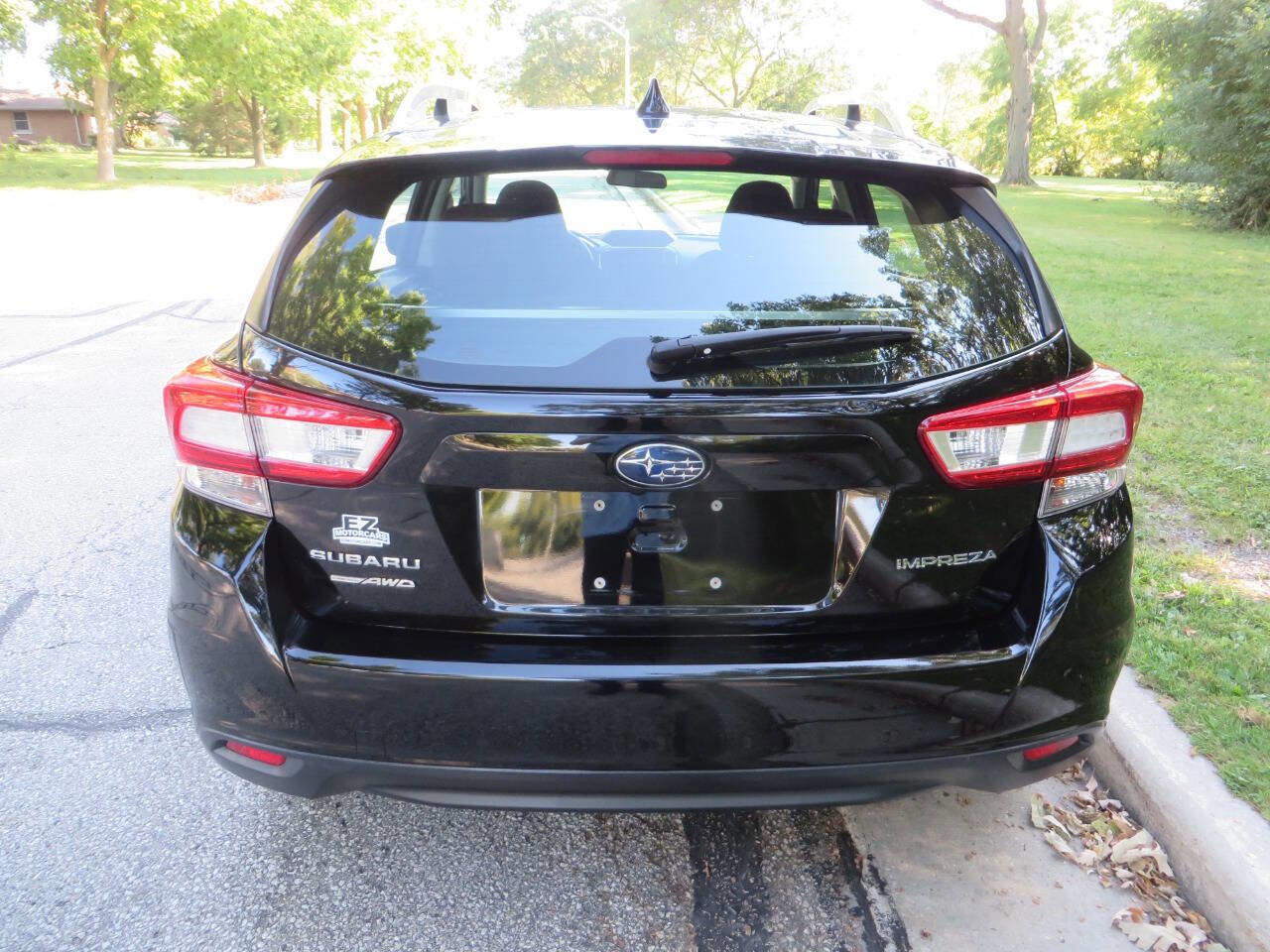 Used 2018 Subaru Impreza 2.0i Premium image 4