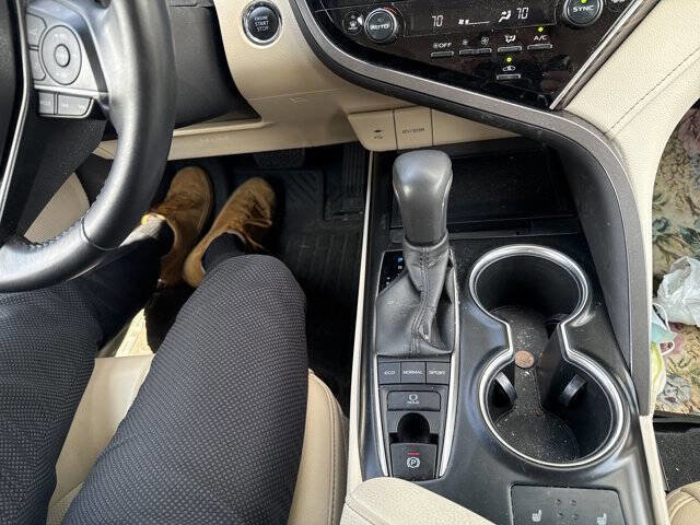 Used 2018 Toyota Camry XLE image 22