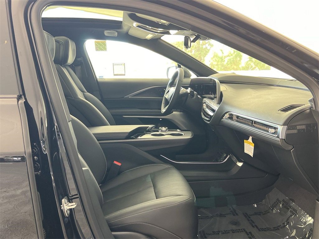 New 2026 Cadillac Lyriq V image 34