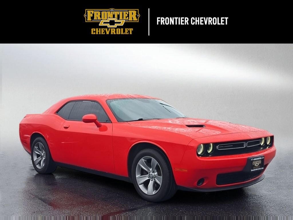 Used 2020 Dodge Challenger SXT image 1