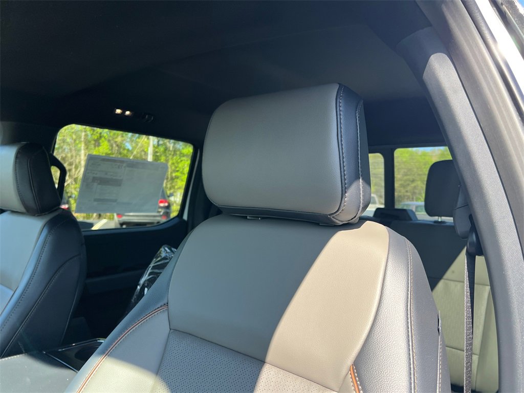 New 2025 Ford F150 Lariat w/ Equipment Group 501A Mid image 19