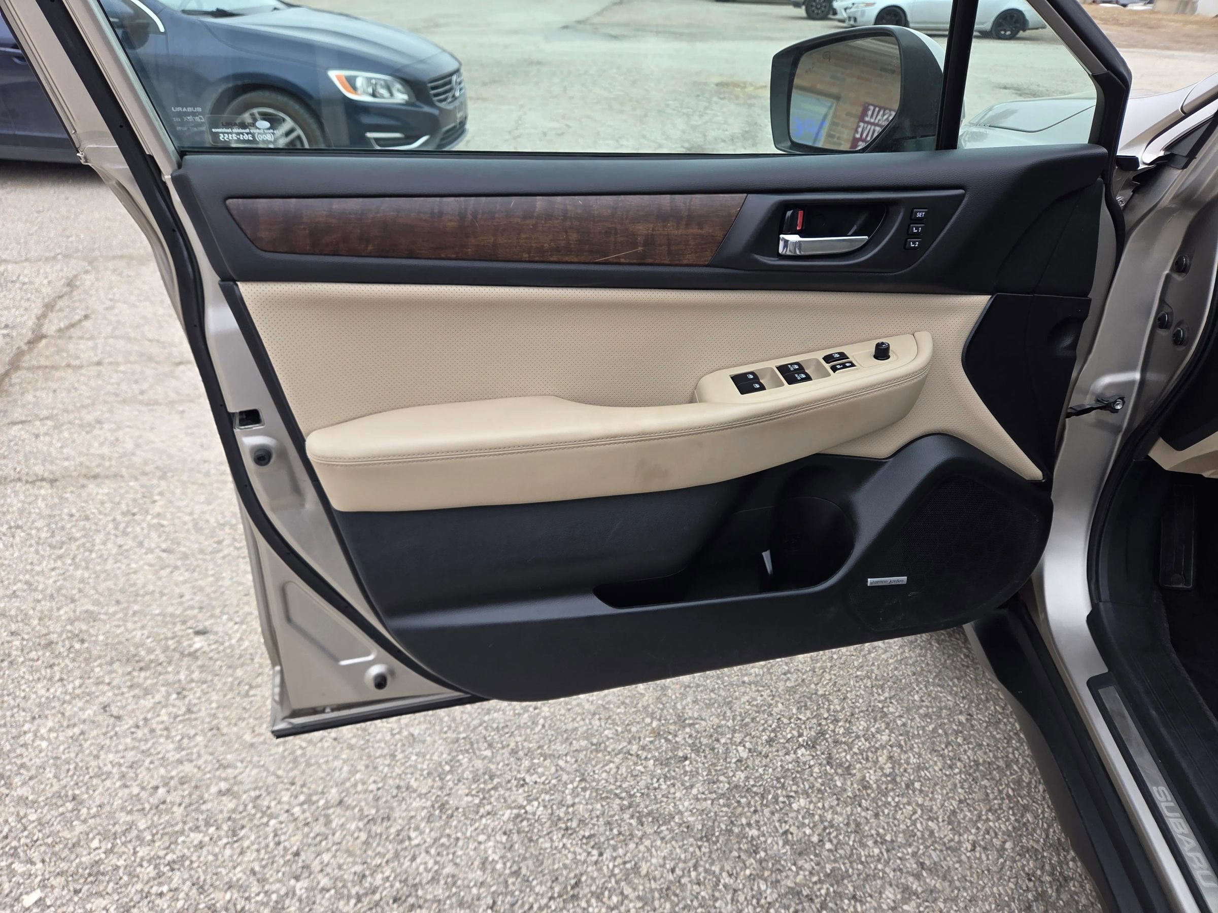 Used 2016 Subaru Outback 2.5i Limited image 12