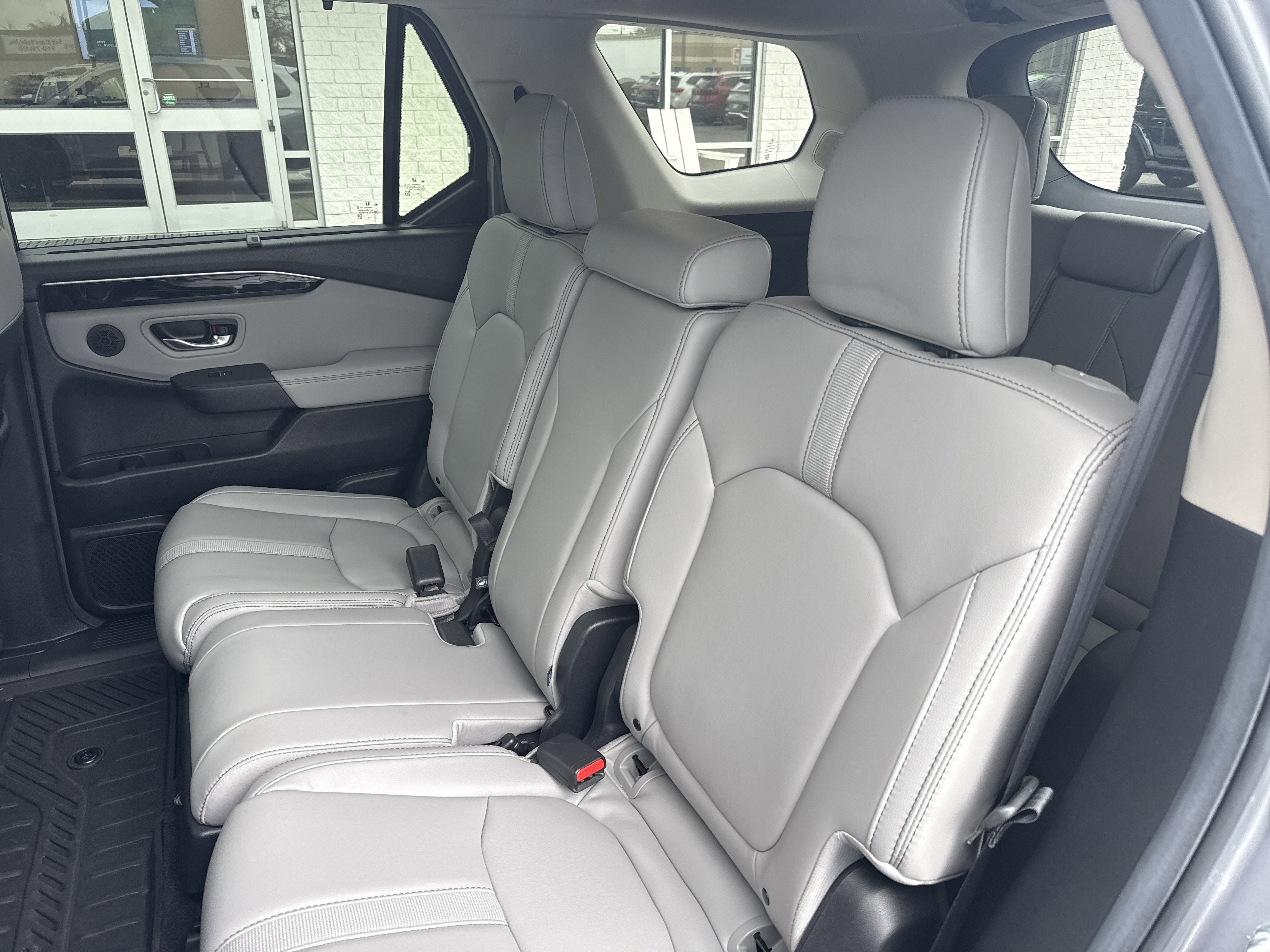 Used 2025 Honda Pilot Touring image 12