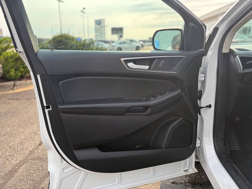 Used 2024 Ford Edge SEL AWD/4WD image 16
