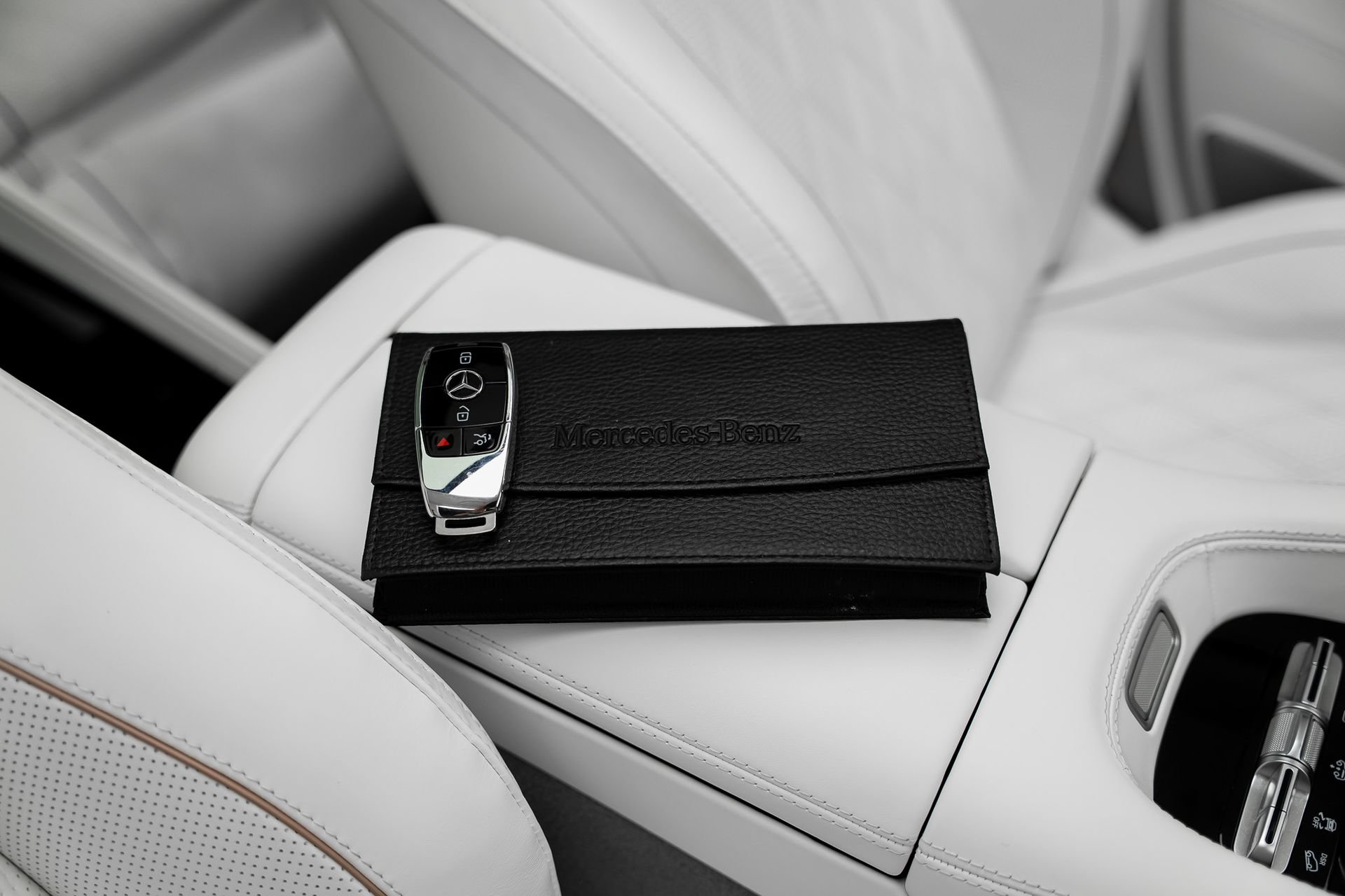 Used 2025 Mercedes-Benz Maybach GLS 600 4MATIC image 89