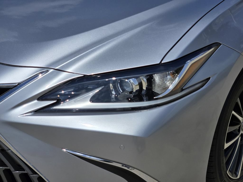 Used 2022 Lexus ES 350 w/ Premium Package FWD image 5