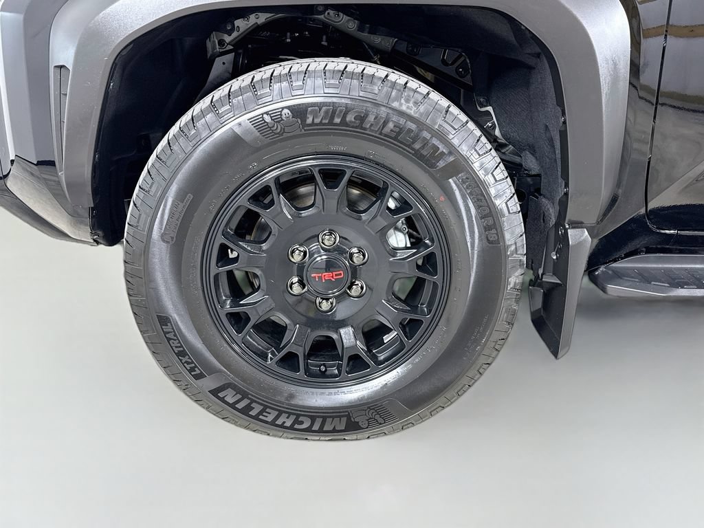 Certified 2025 Toyota 4Runner TRD Off-Road AWD/4WD image 32