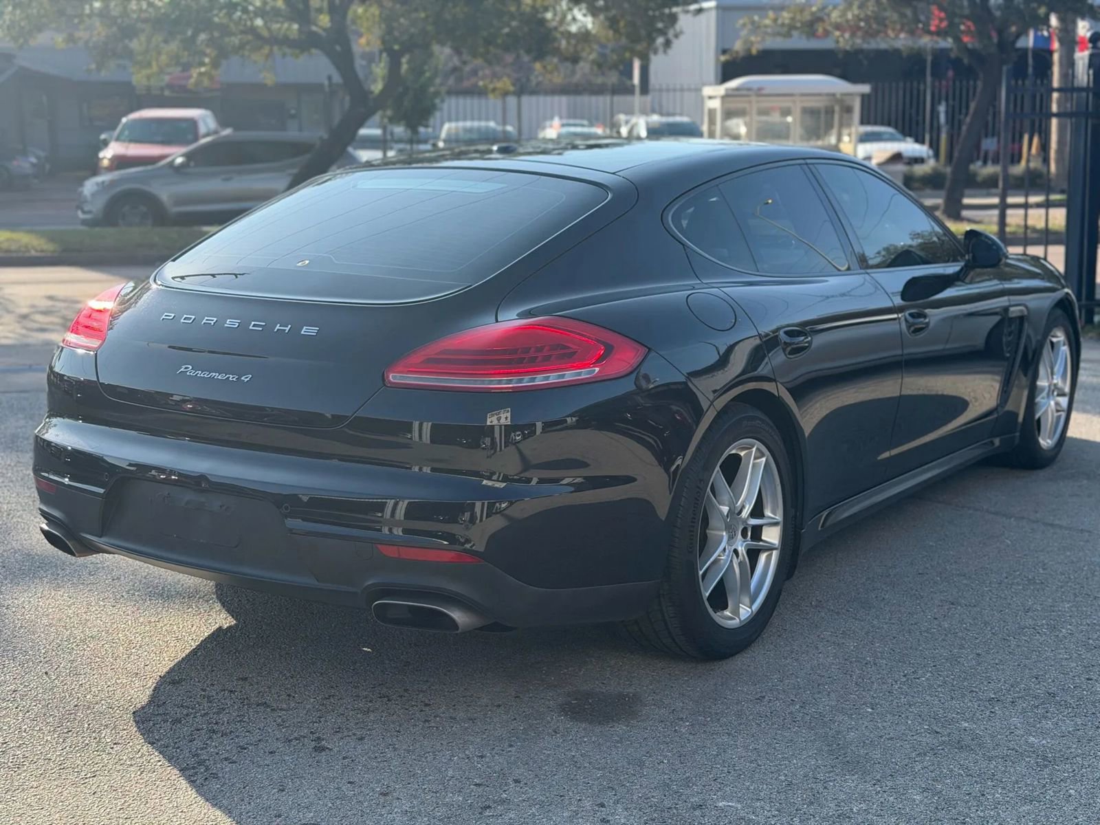 Used 2014 Porsche Panamera 4 w/ Premium Package image 4