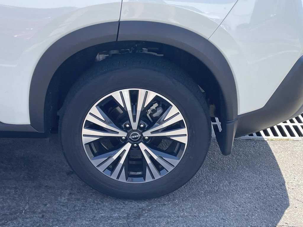 Used 2023 Nissan Rogue SV w/ SV Premium B Package FWD image 12