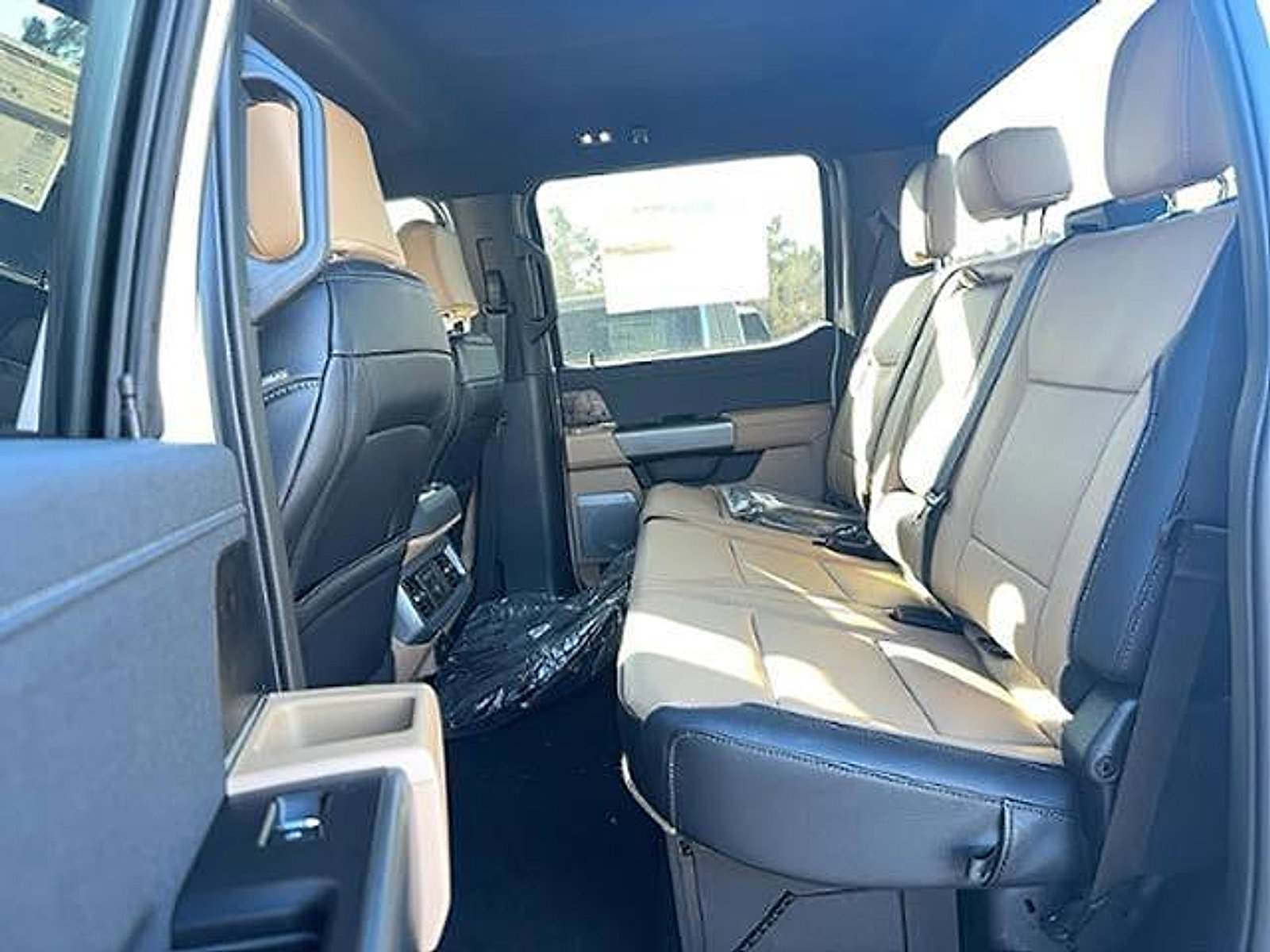 New 2026 Ford F250 Lariat w/ FX4 Off-Road Package AWD/4WD image 11