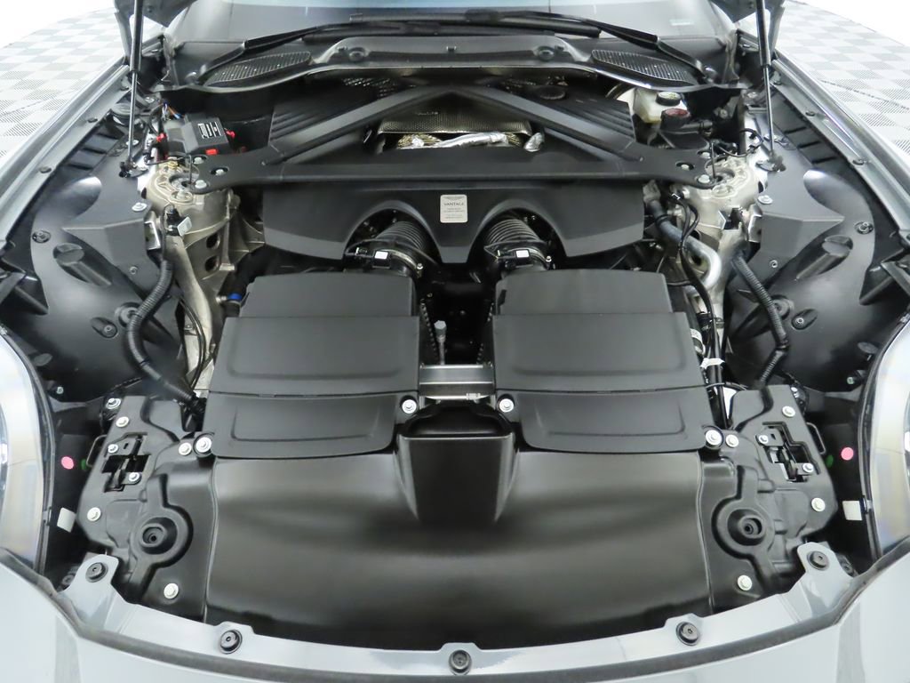 Used 2025 Aston Martin V8 Vantage Coupe image 25