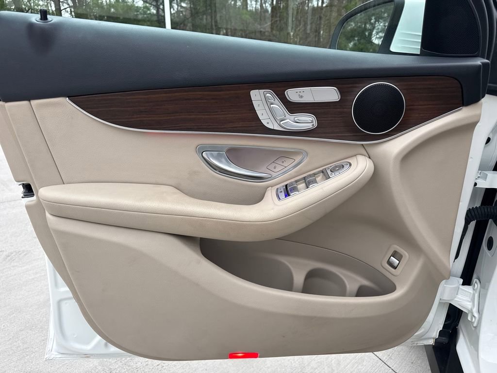 Used 2022 Mercedes-Benz GLC 300 4MATIC w/ Premium Package Lite image 14