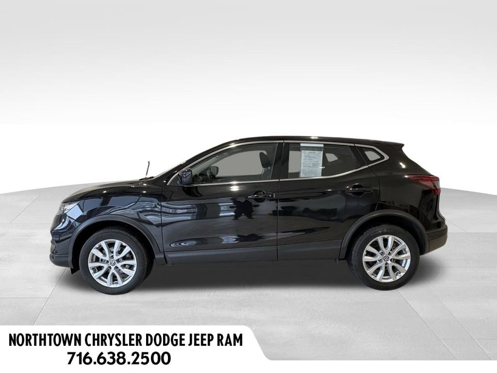 Used 2022 Nissan Rogue Sport S FWD image 2
