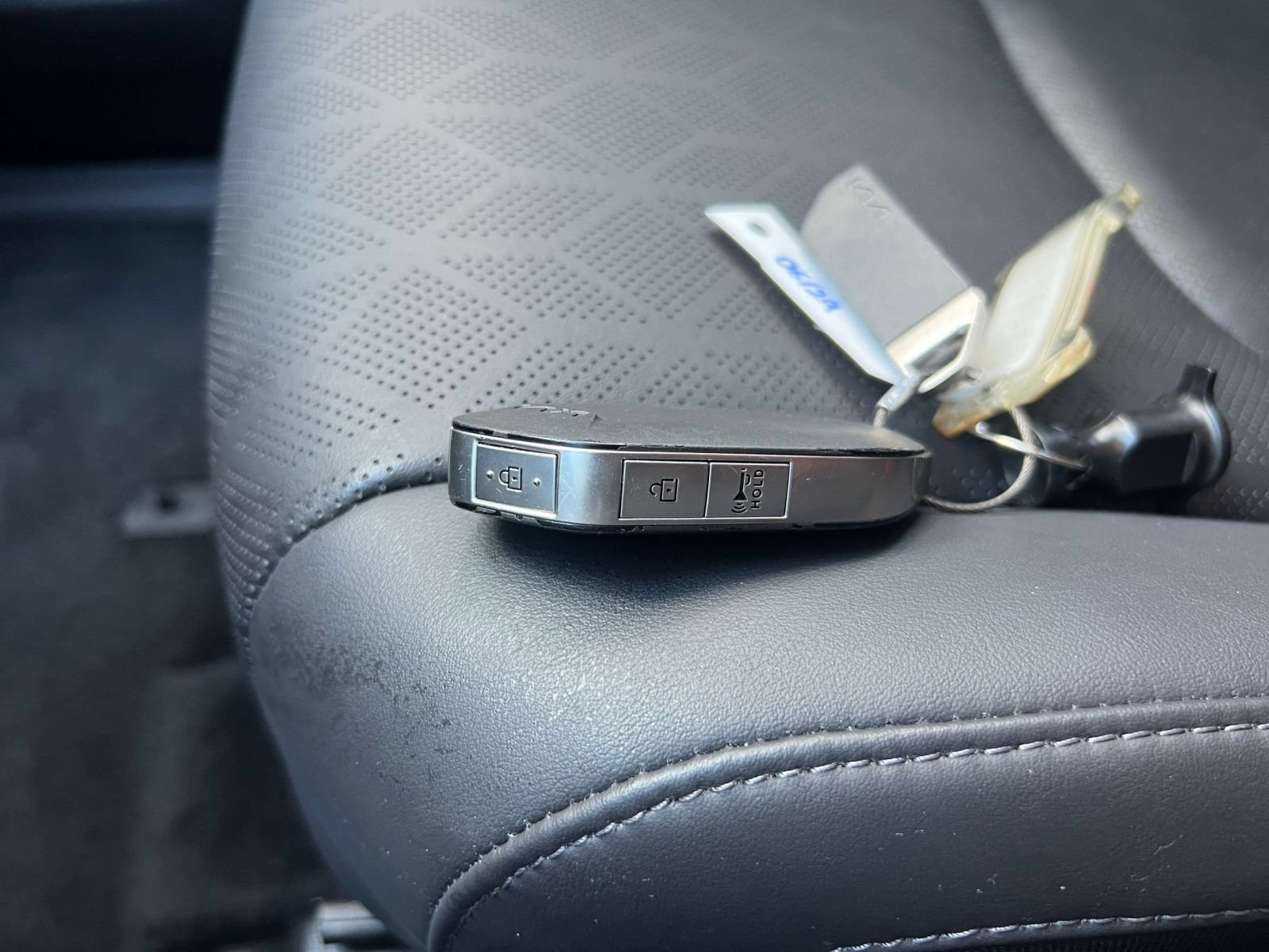 Used 2026 Kia Carnival FWD image 21