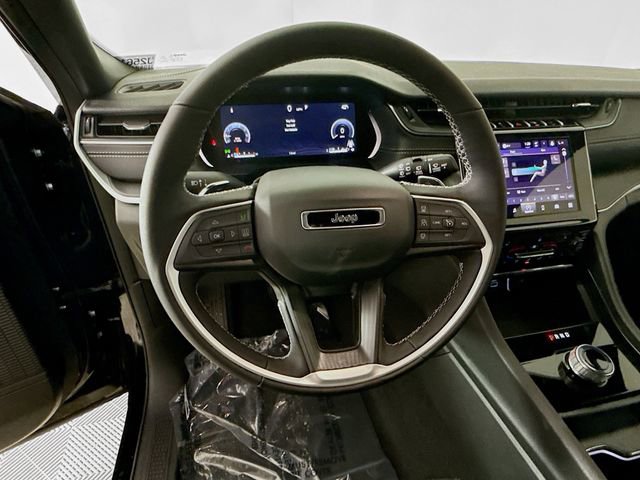 New 2025 Jeep Grand Cherokee L Altitude image 11