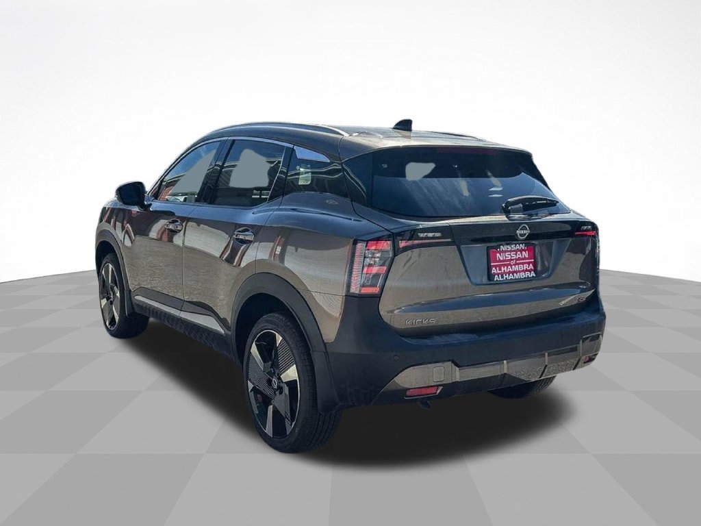 New 2026 Nissan Kicks SR FWD image 9