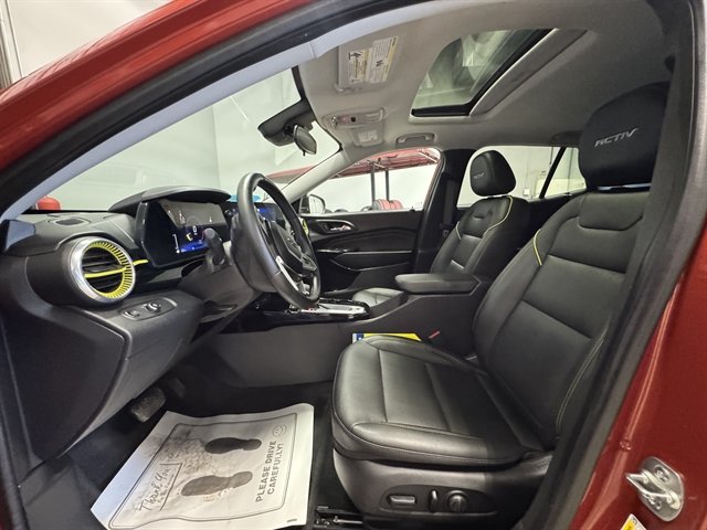 Used 2024 Chevrolet Trax ACTIV w/ Sunroof Package FWD image 16