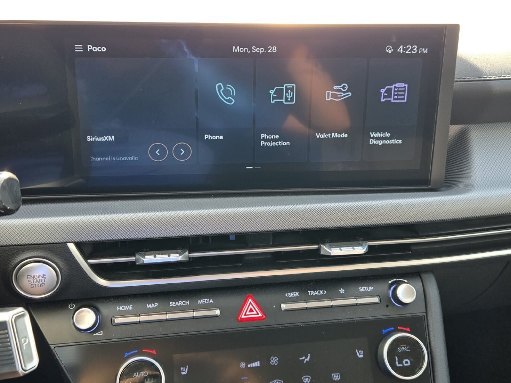 Certified 2025 Hyundai Sonata SEL AWD/4WD image 17
