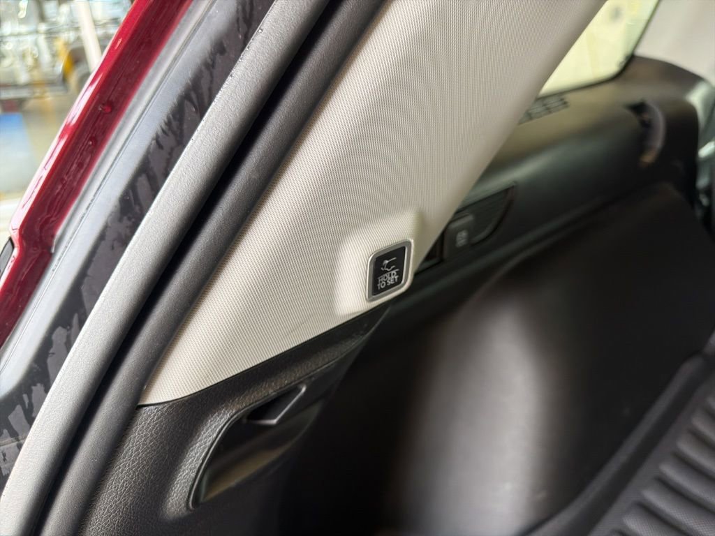 Used 2023 Jeep Grand Cherokee Limited w/ Luxury Tech Group II image 19