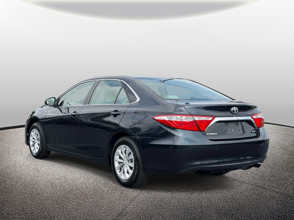 Used 2015 Toyota Camry LE FWD image 6