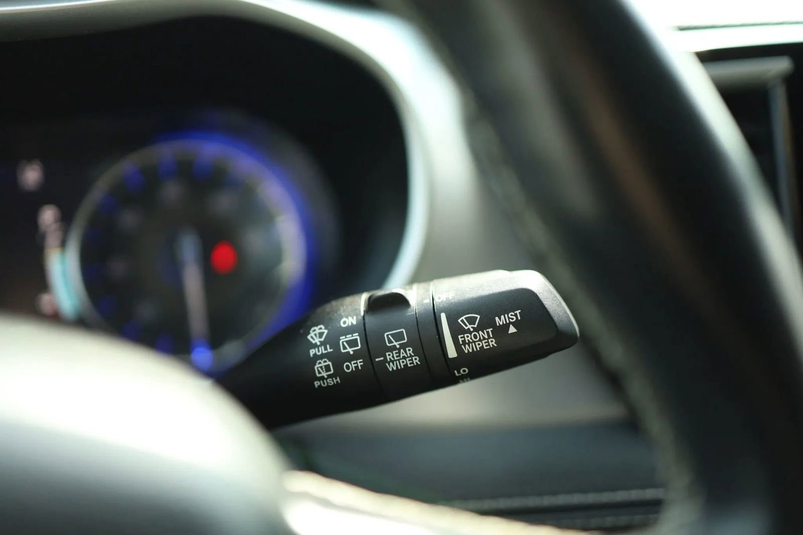 Used 2021 Chrysler Pacifica Touring w/ Uconnect Theater Family Group image 24