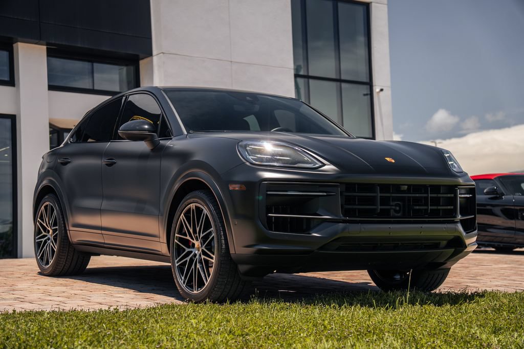 Used 2024 Porsche Cayenne S AWD/4WD image 7