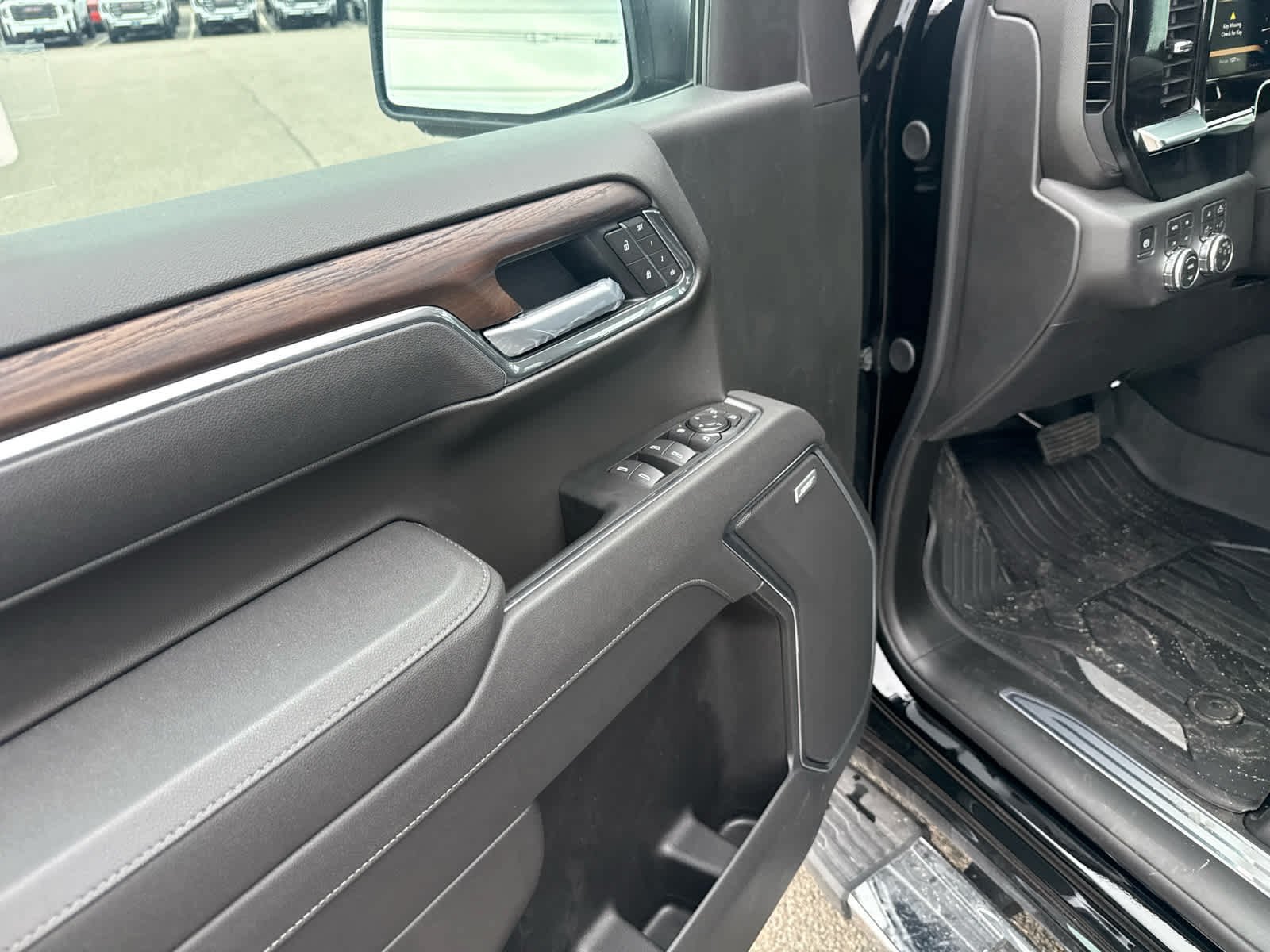 New 2026 GMC Sierra 1500 SLT w/ SLT Premium Plus Package AWD/4WD image 12