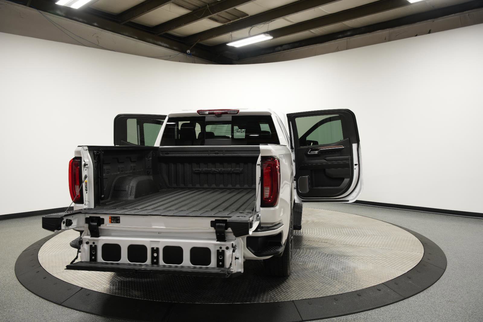 Used 2024 GMC Sierra 1500 Denali w/ Denali Reserve Package image 14