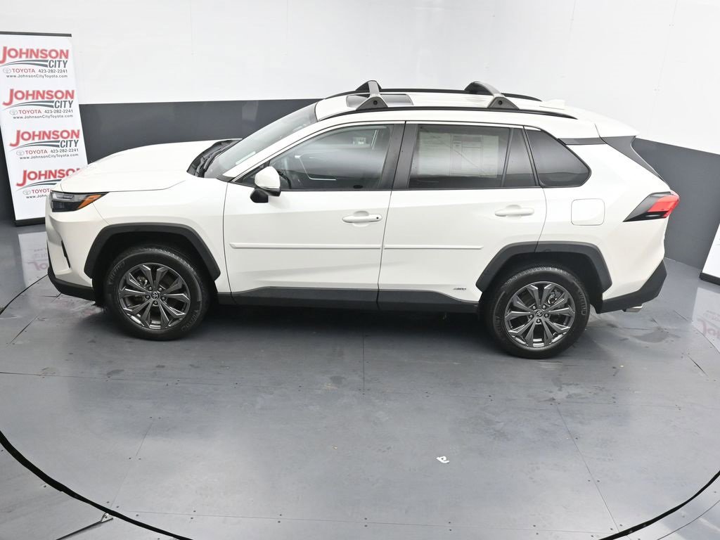 Used 2022 Toyota RAV4 XLE Premium image 13
