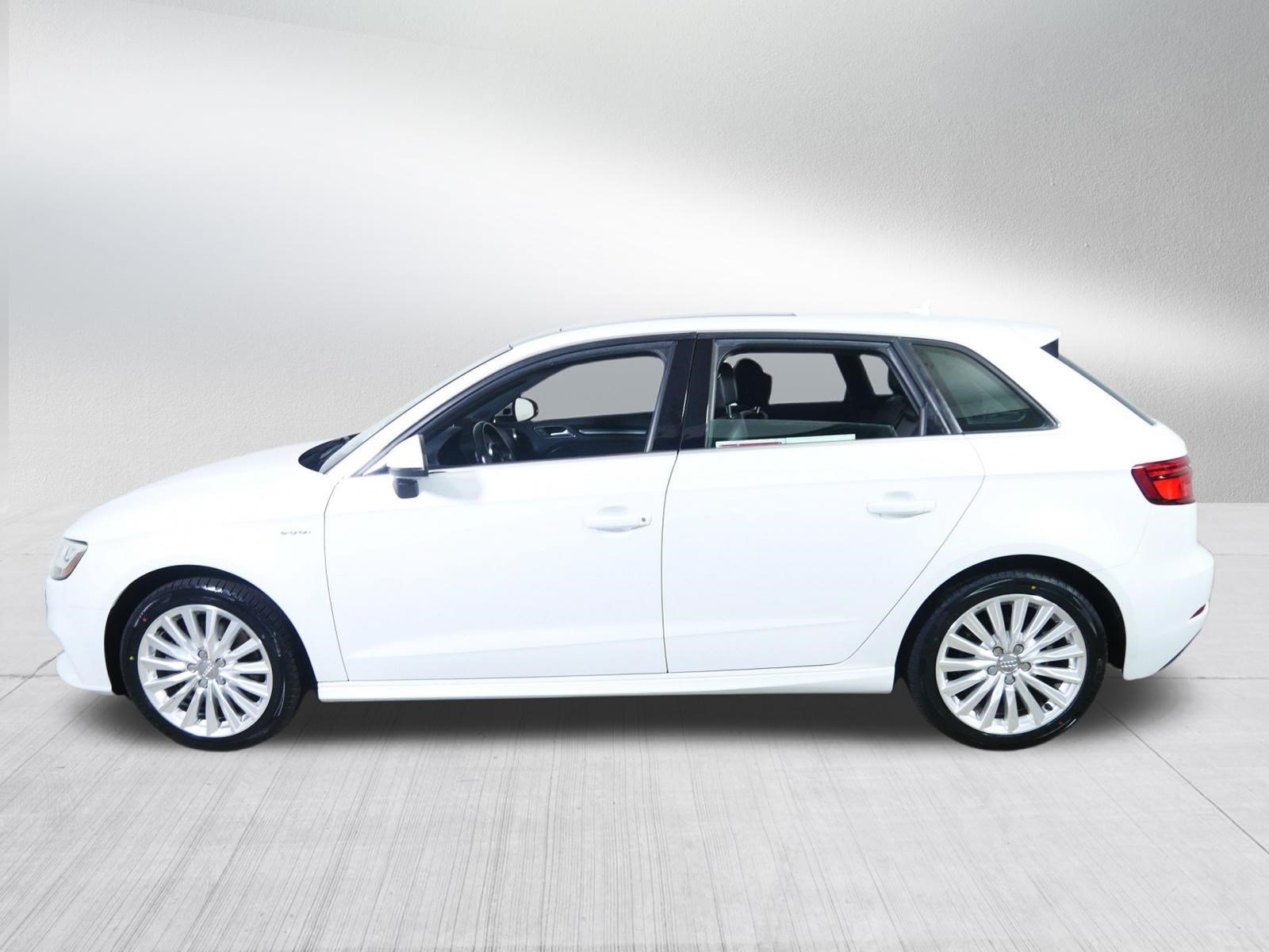 Used 2018 Audi A3 e-tron Prestige w/ Prestige Package FWD image 4