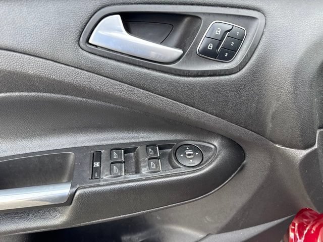 Used 2015 Ford Escape Titanium FWD image 9