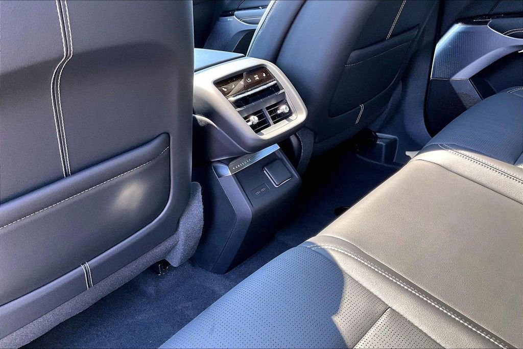 Used 2025 Cadillac Lyriq Sport image 10