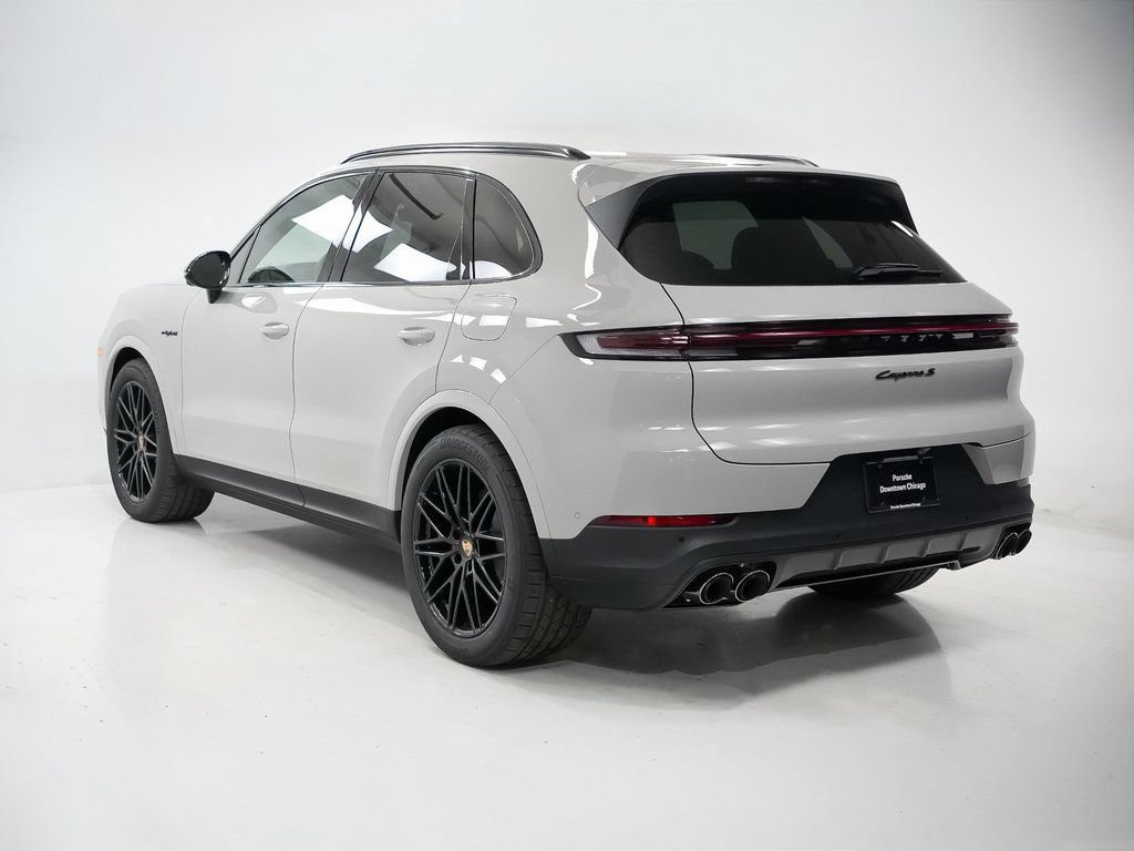 Used 2026 Porsche Cayenne S AWD/4WD image 3