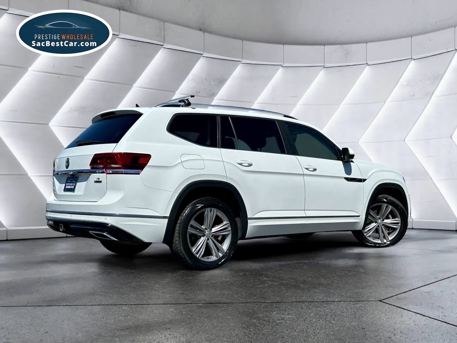 Used 2018 Volkswagen Atlas SEL w/ R-Line Package image 8